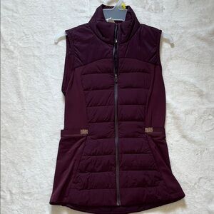 Lululemon down for it all vest